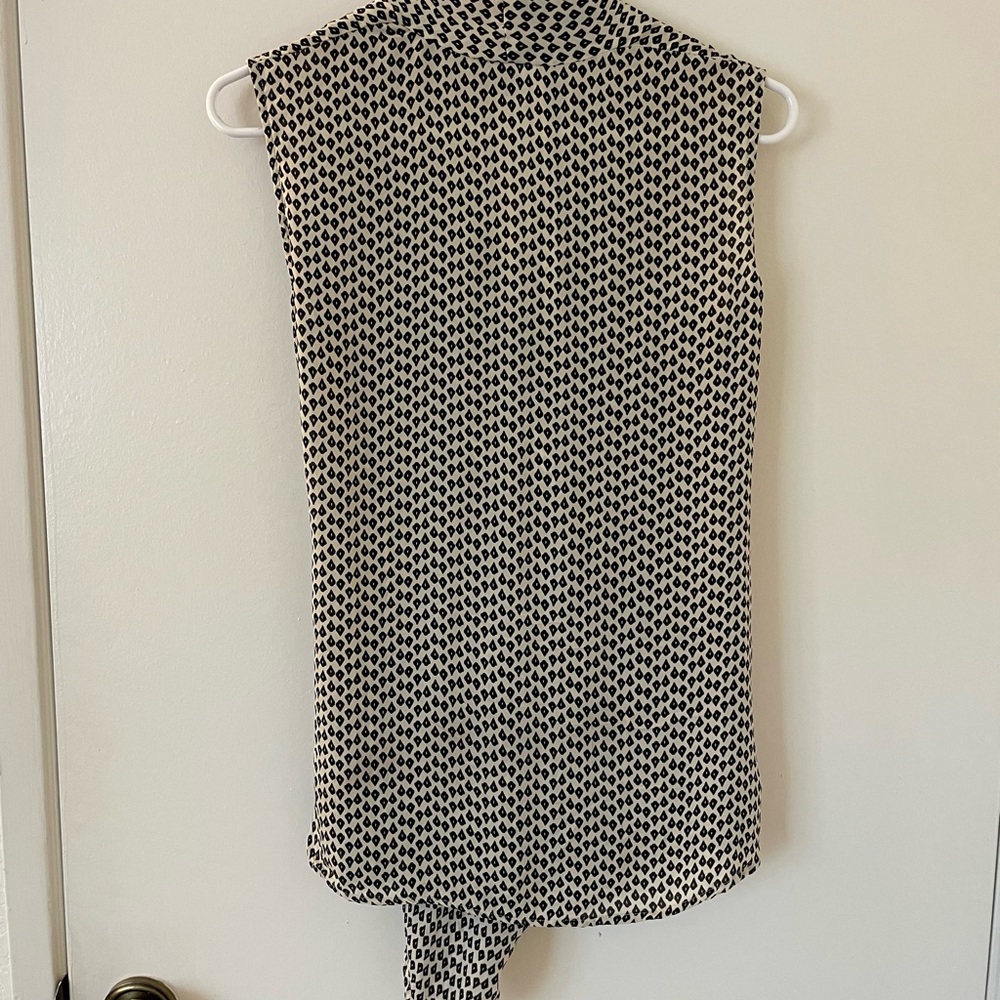 Acrobat 100% Silk Black And Cream Patterned Top - image 2